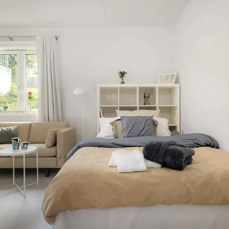 Moderne Studioleilighet Sentralt Vest - Fredelig - Garasje Med Lader Apartment