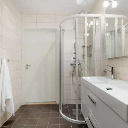 Moderne Studioleilighet Sentralt Vest - Fredelig - Garasje Med Lader Apartment